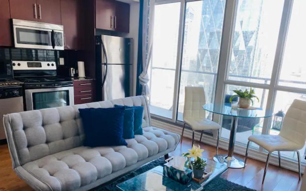 Gorgeous 1Br W/Parking Across The Scotiabank Arena Apartment Toronto Exterior foto
