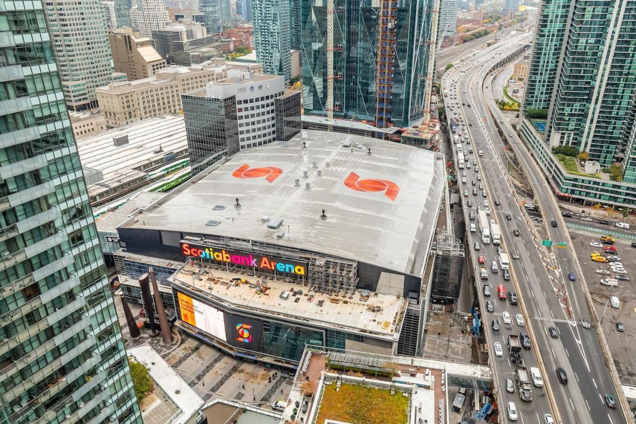 Gorgeous 1Br W/Parking Across The Scotiabank Arena Apartment Toronto Exterior foto
