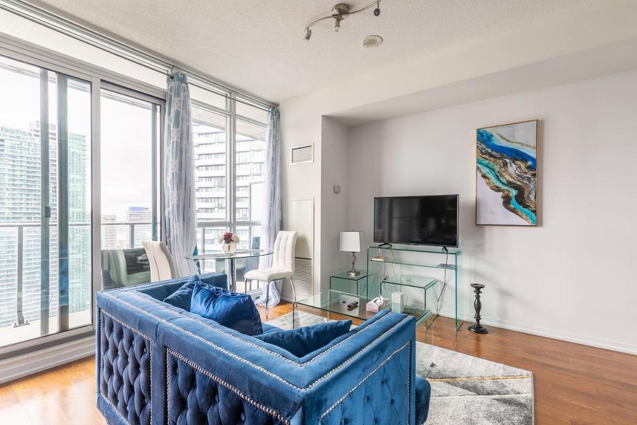 Gorgeous 1Br W/Parking Across The Scotiabank Arena Apartment Toronto Exterior foto