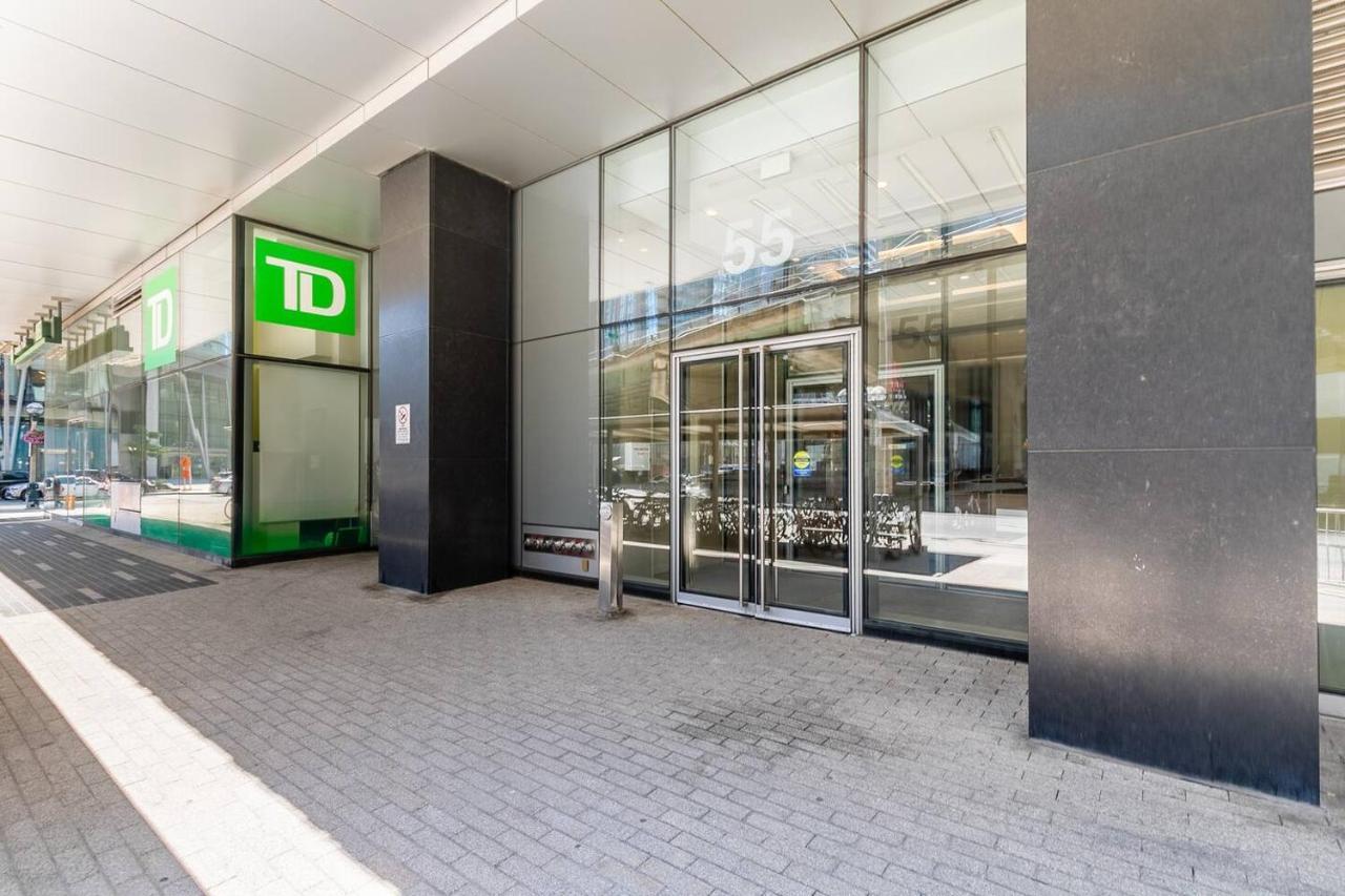 Gorgeous 1Br W/Parking Across The Scotiabank Arena Apartment Toronto Exterior foto