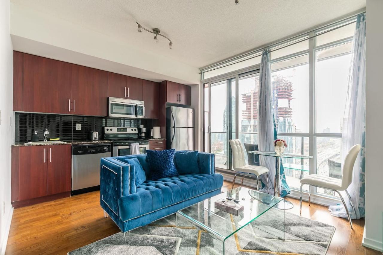 Gorgeous 1Br W/Parking Across The Scotiabank Arena Apartment Toronto Exterior foto