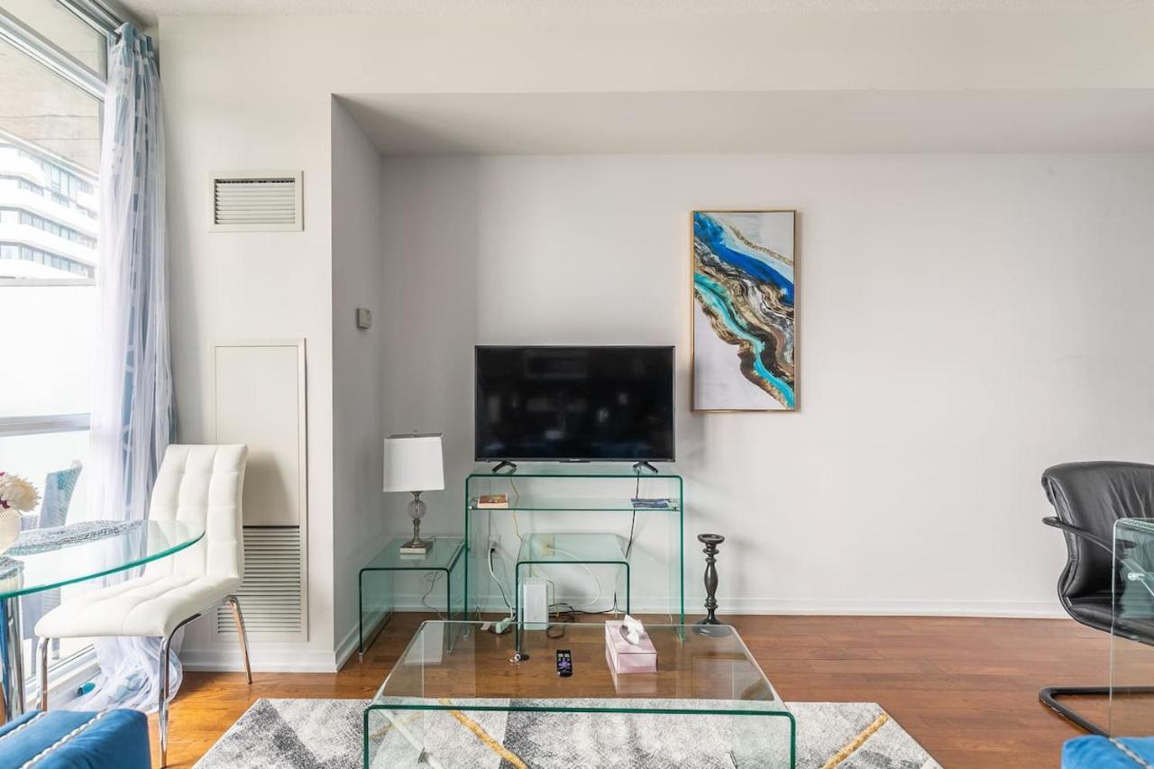 Gorgeous 1Br W/Parking Across The Scotiabank Arena Apartment Toronto Exterior foto
